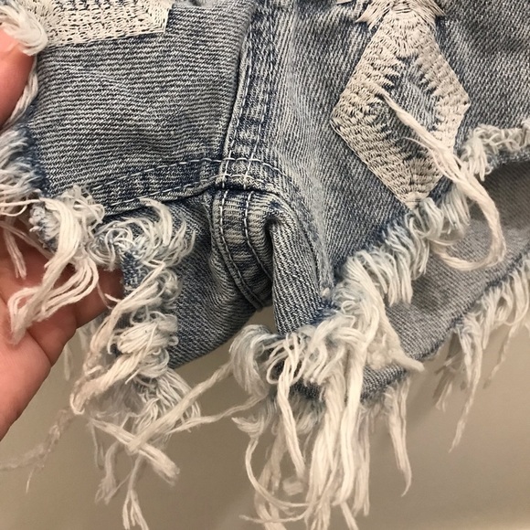 CARMAR Embroidered Shorts 26 denim jeans frayed destroyed light wash blue - Picture 4 of 12